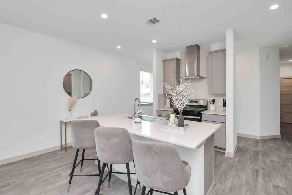 4Bedroom Escape - Near Med Center With Backyard 休斯敦 外观 照片