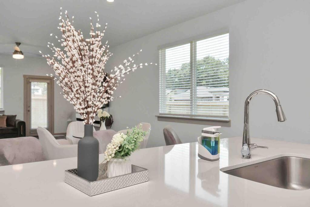 4Bedroom Escape - Near Med Center With Backyard 休斯敦 外观 照片
