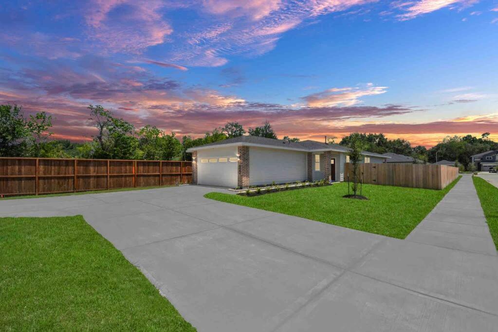 4Bedroom Escape - Near Med Center With Backyard 休斯敦 外观 照片